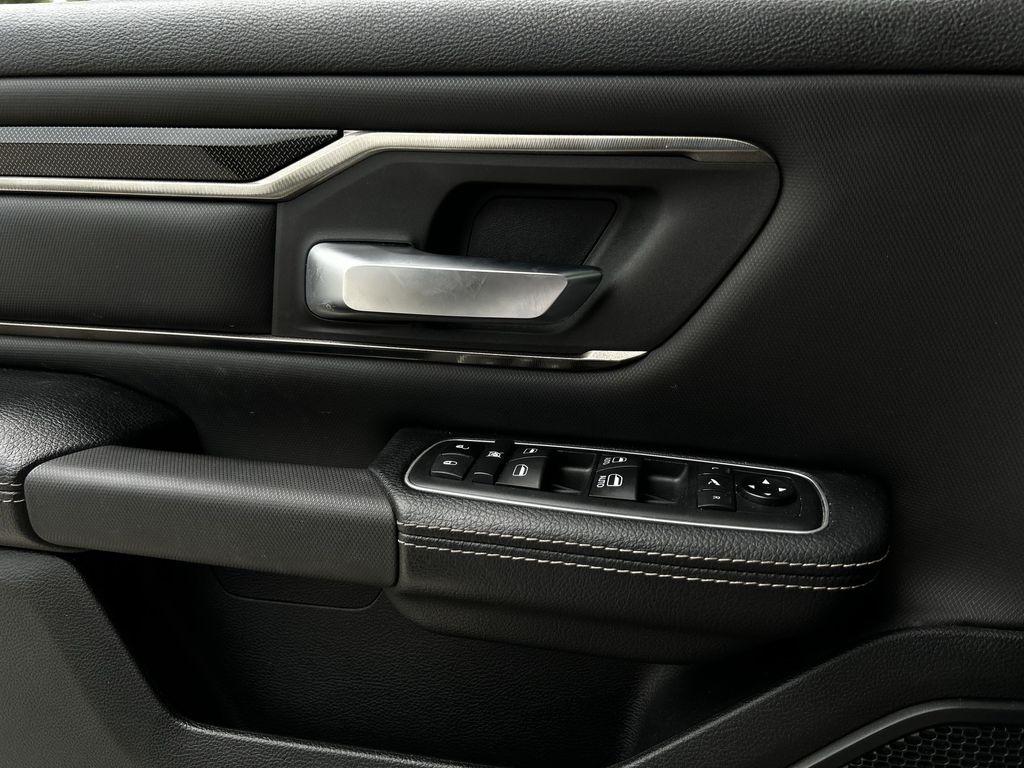 RAM 1500 Rebel Crew Cab SB 4WD 2021