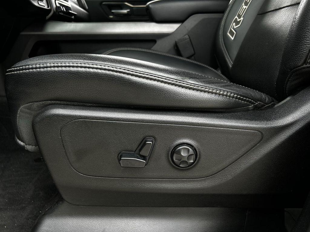RAM 1500 Rebel Crew Cab SB 4WD 2021