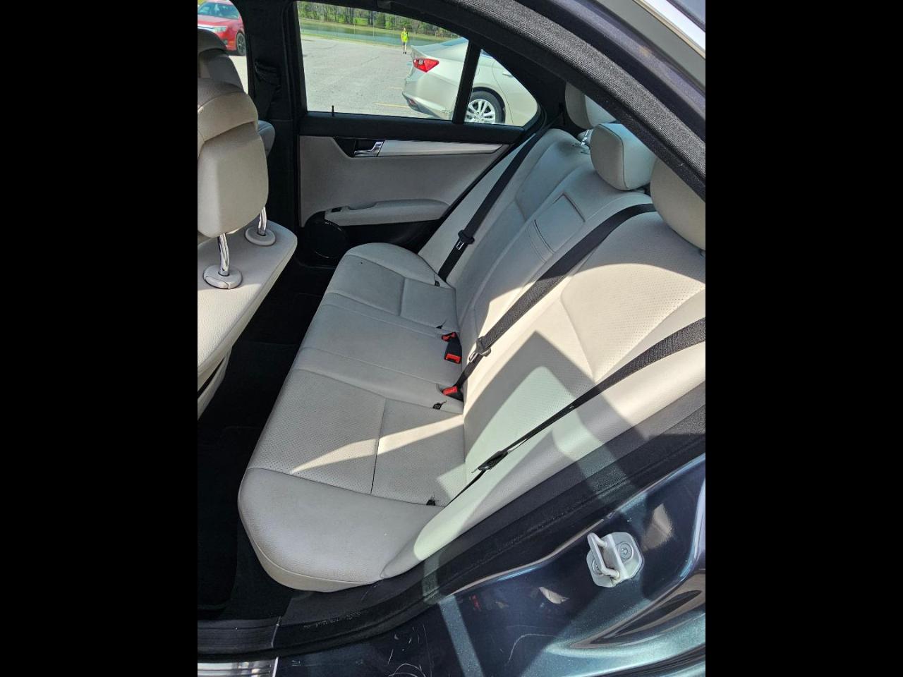 Mercedes-Benz C-Class C300 4MATIC Luxury Sedan 2011