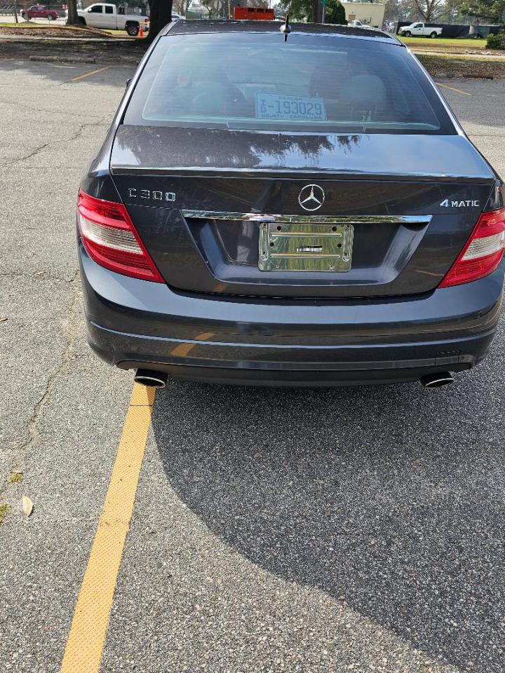 Mercedes-Benz C-Class C300 4MATIC Luxury Sedan 2011