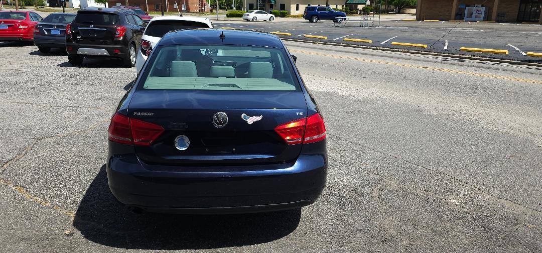 Volkswagen Passat 1.8T Wolfsburg AT 2014