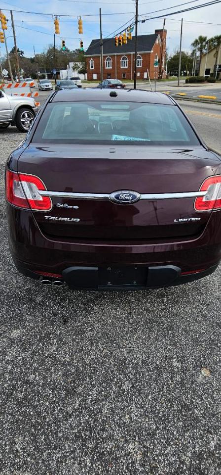 Ford Taurus Limited FWD 2011