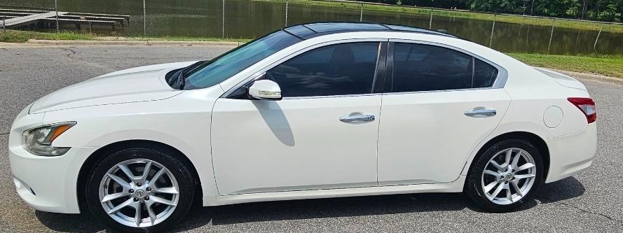 Nissan Maxima SV 2011