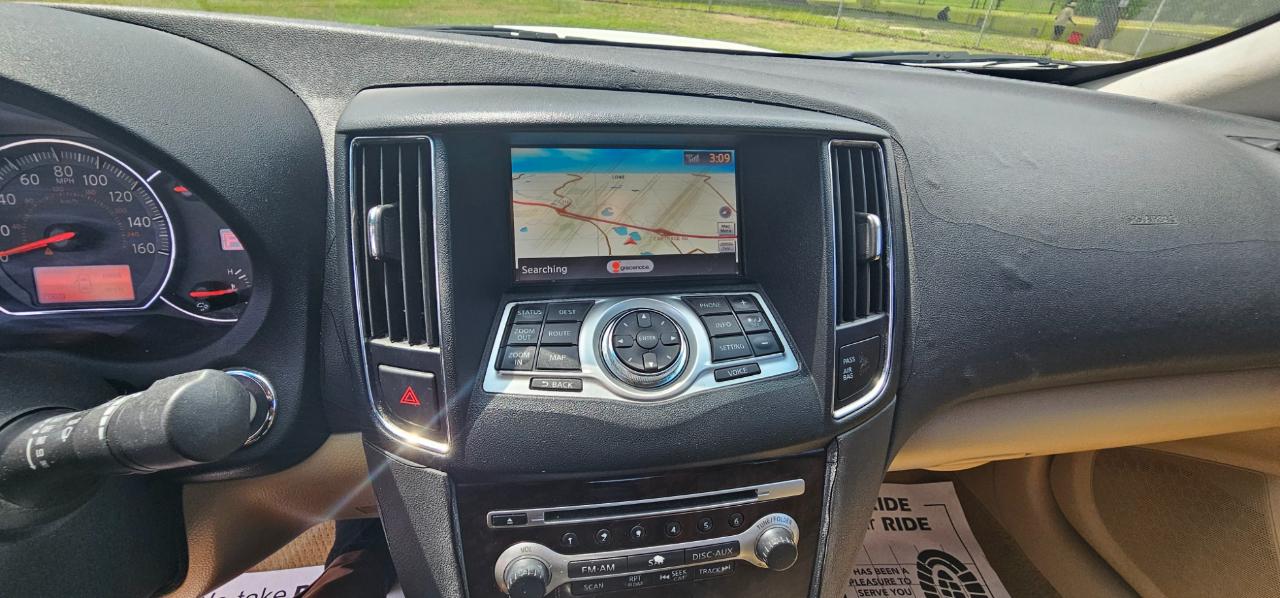 Nissan Maxima SV 2011