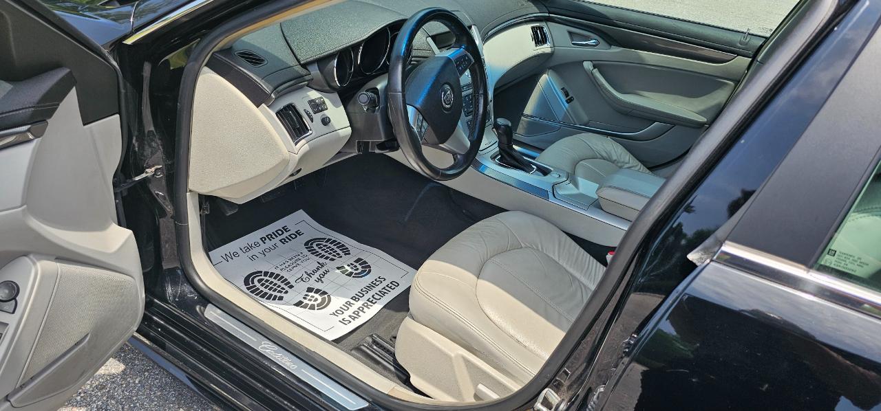 Cadillac CTS Base 2012