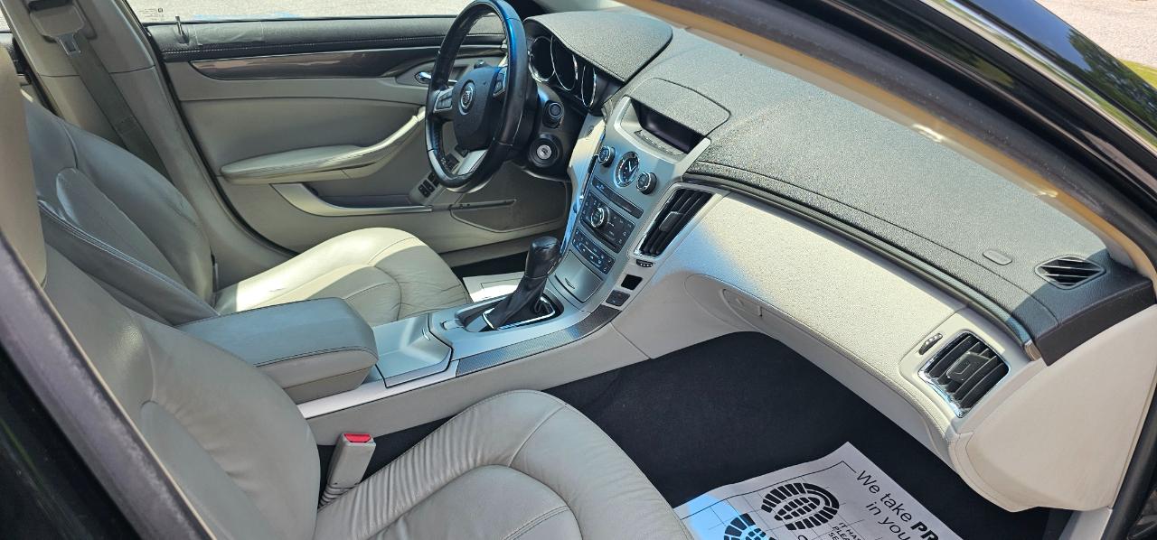 Cadillac CTS Base 2012