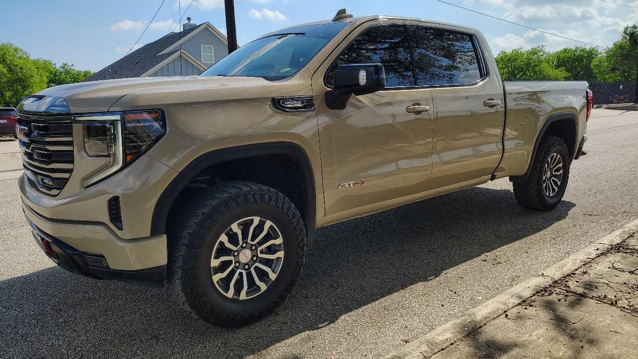GMC Sierra 1500 AT4 Crew Cab 4WD 2022