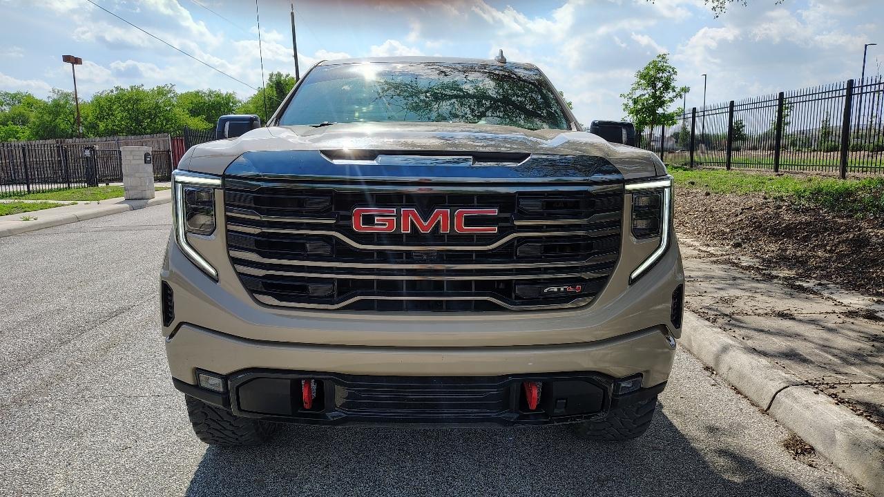 GMC Sierra 1500 AT4 Crew Cab 4WD 2022