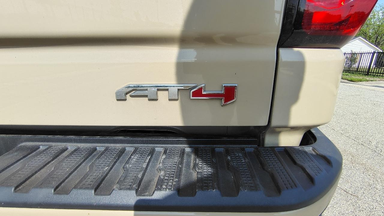 GMC Sierra 1500 AT4 Crew Cab 4WD 2022