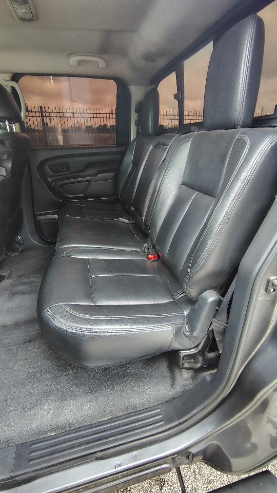 Nissan Titan SV Crew Cab 2WD 2017