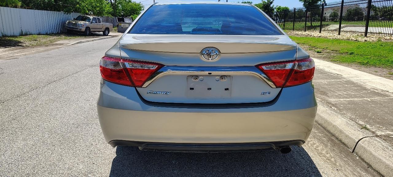 Toyota Camry SE 2015
