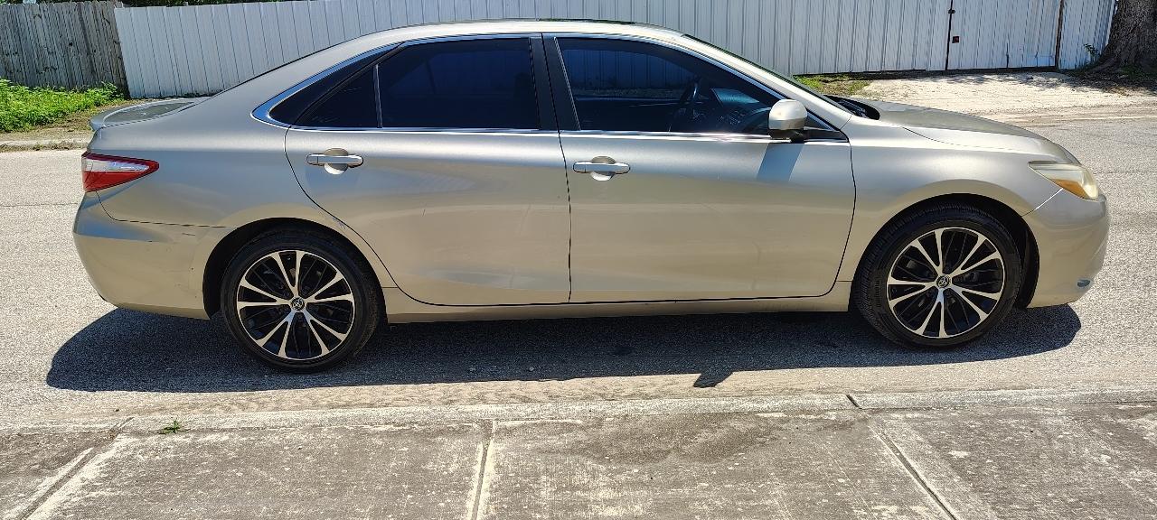 Toyota Camry SE 2015