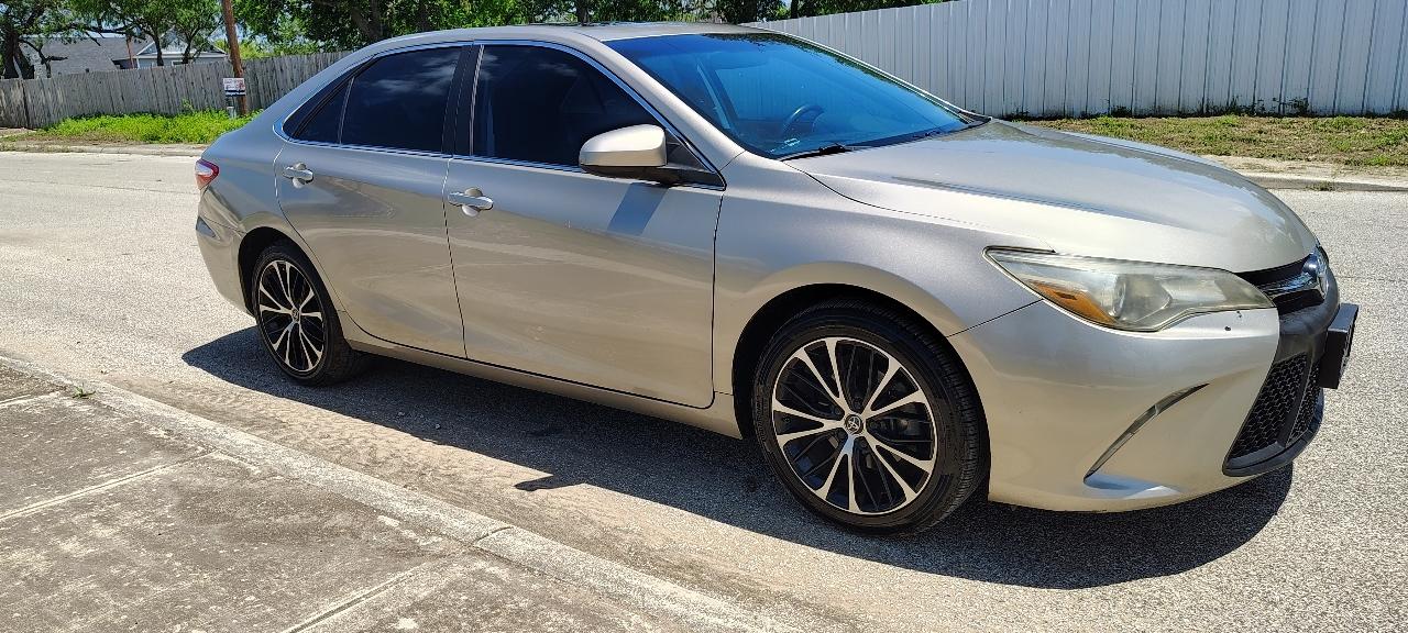 Toyota Camry SE 2015