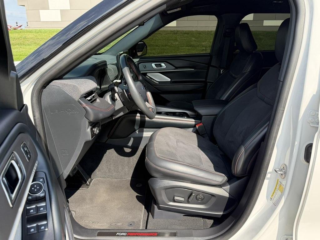 2025 Ford Explorer ST - Photo 11