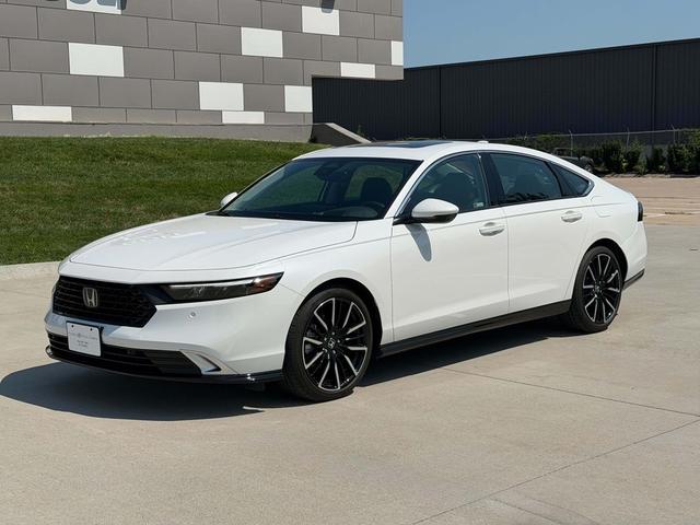 2025 Honda Accord Hybrid Touring FWD