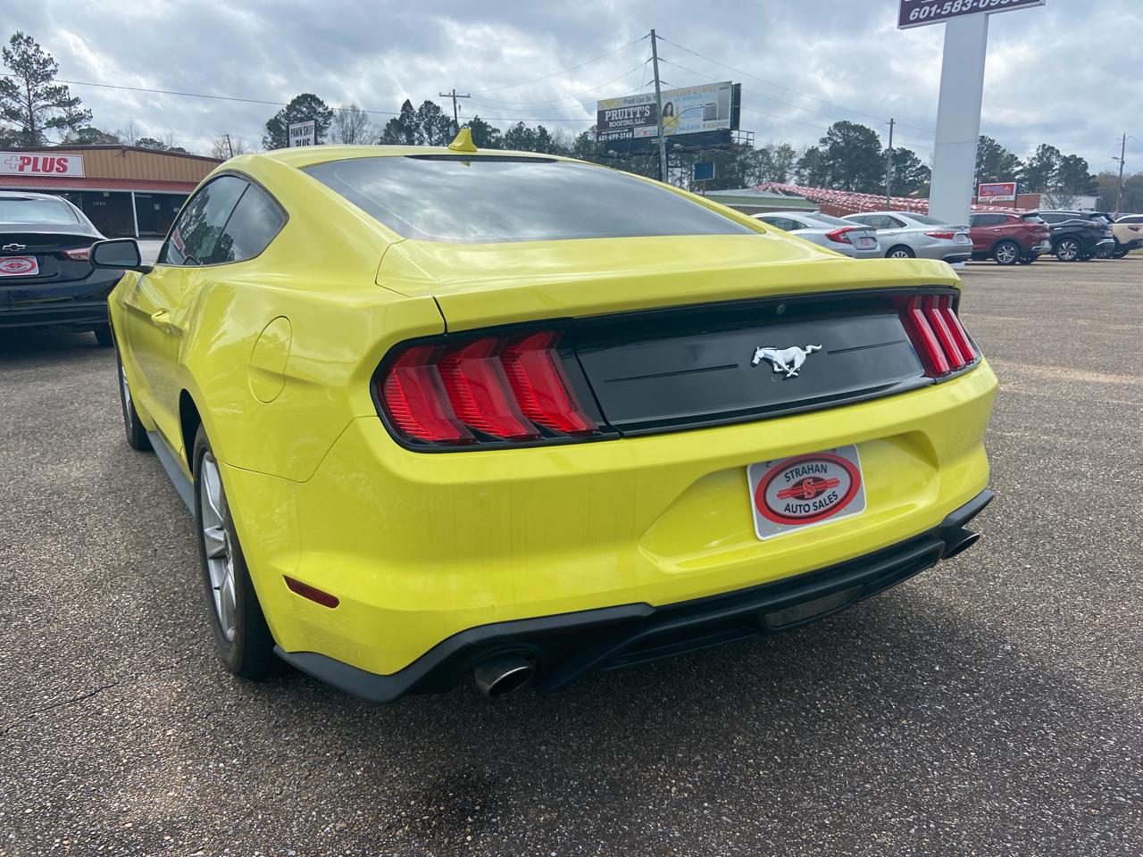 Ford Mustang EcoBoost Coupe 2021