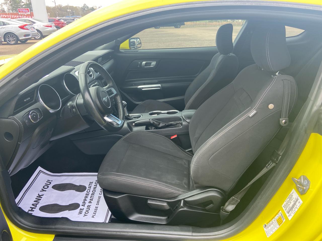 Ford Mustang EcoBoost Coupe 2021