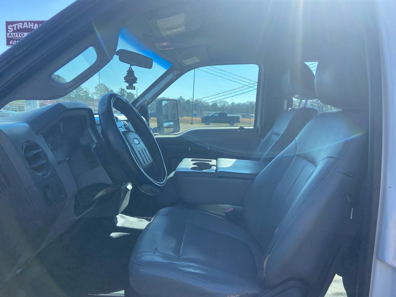 Ford F-550 Crew Cab DRW 2WD 2012