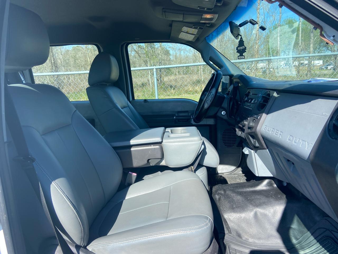 Ford F-550 Crew Cab DRW 2WD 2012