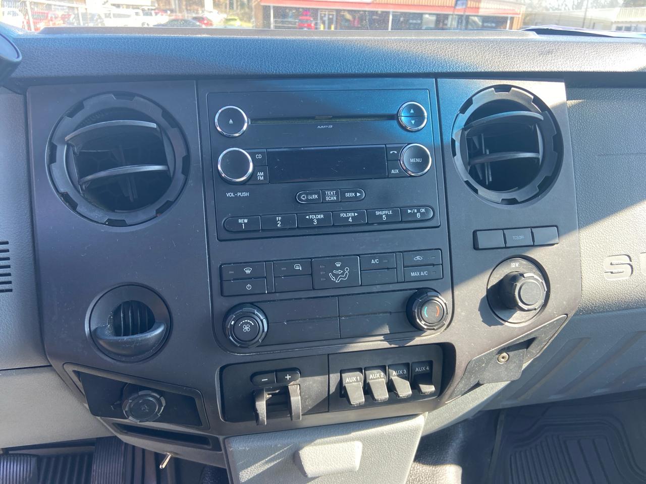 Ford F-550 Crew Cab DRW 2WD 2012