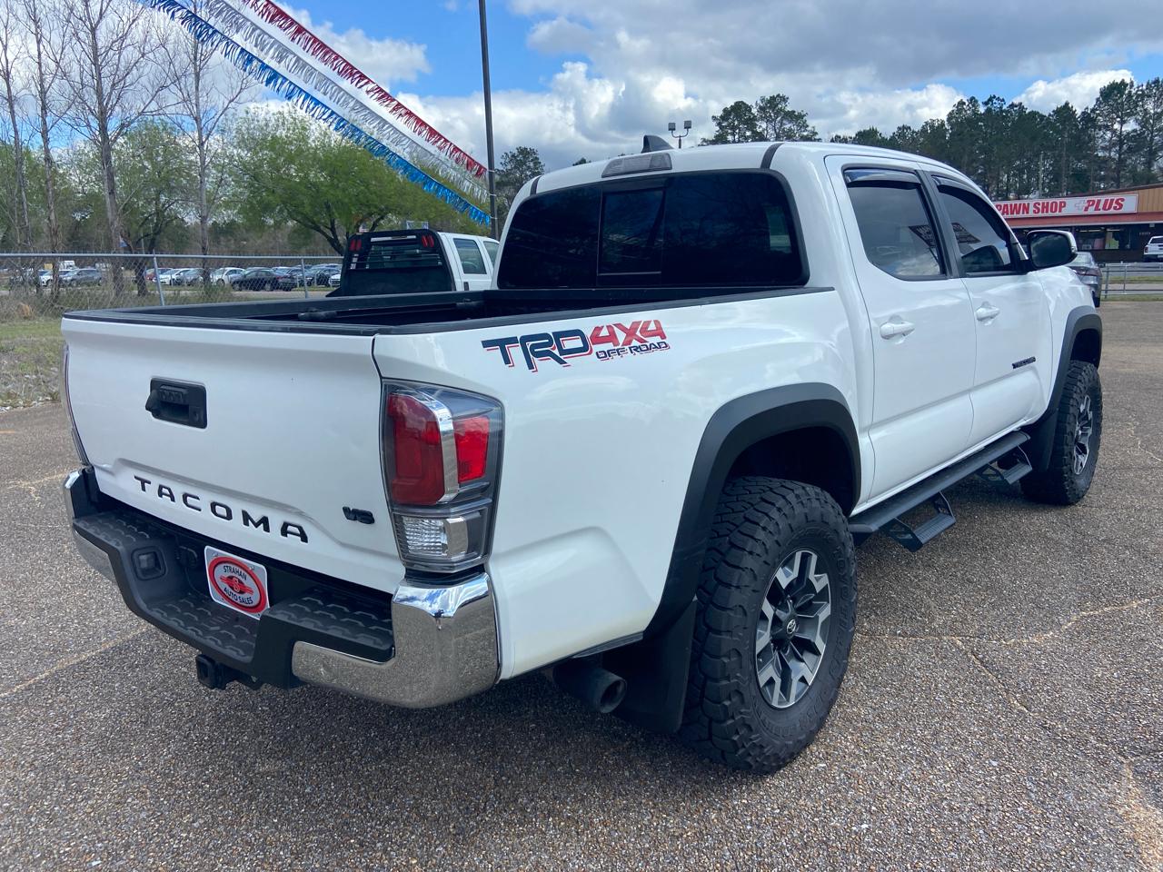 Toyota Tacoma SR5 Double Cab 4WD V6 2023