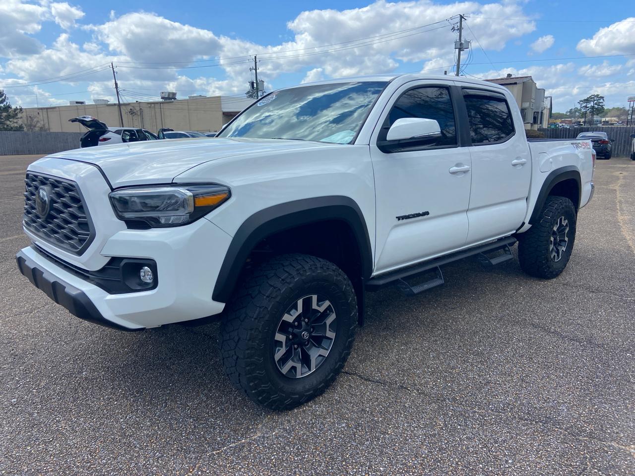Toyota Tacoma SR5 Double Cab 4WD V6 2023