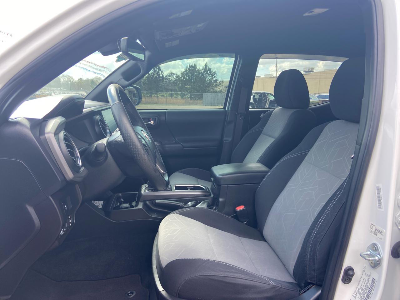 Toyota Tacoma SR5 Double Cab 4WD V6 2023