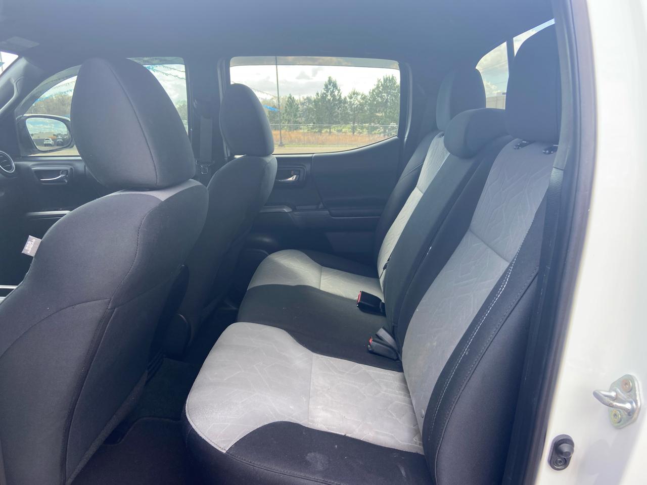 Toyota Tacoma SR5 Double Cab 4WD V6 2023