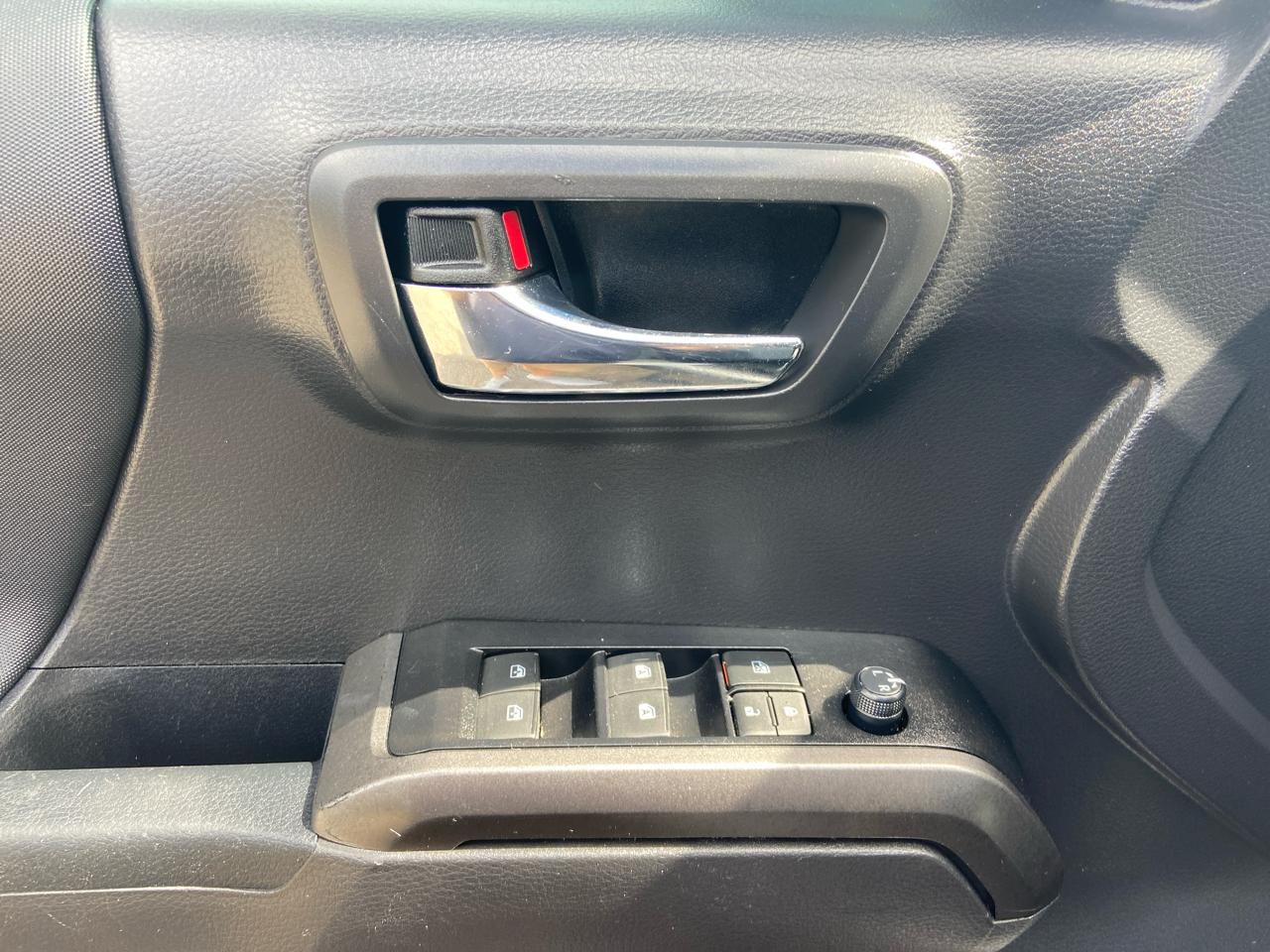 Toyota Tacoma SR5 Double Cab 4WD V6 2023