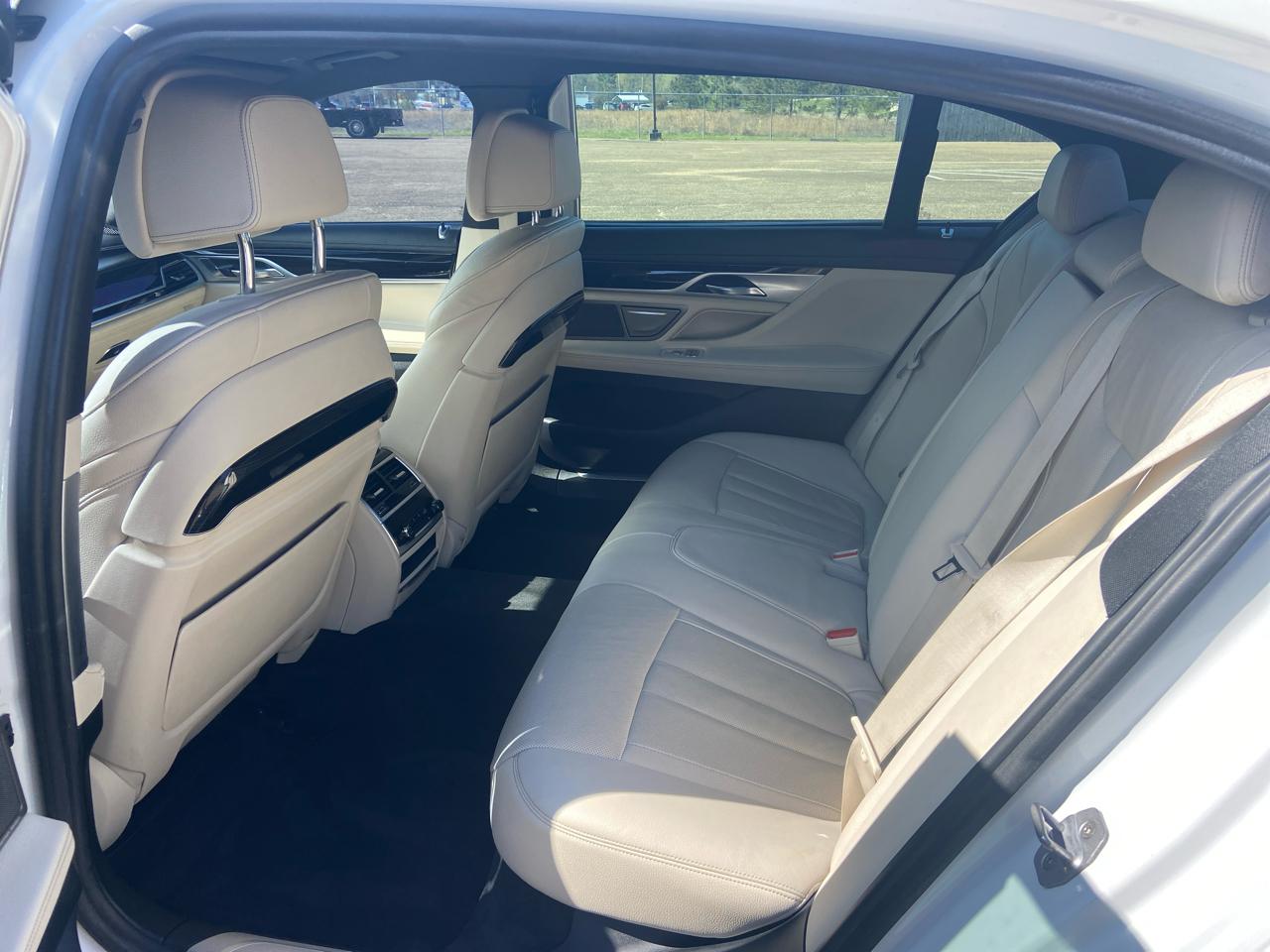 BMW 7-Series 740i 2018