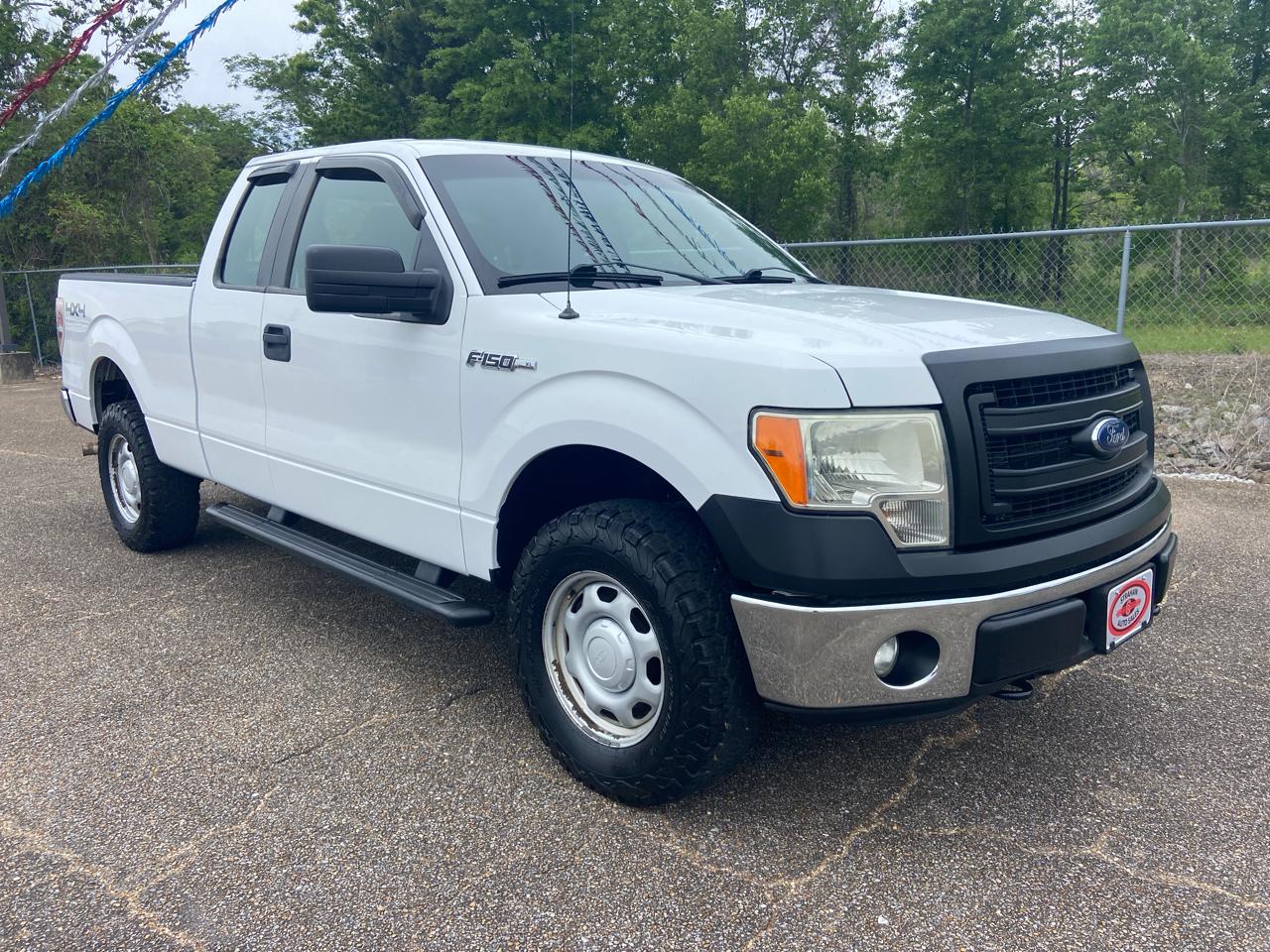 Ford F-150 XL SuperCab 8-ft. Bed 4WD 2014
