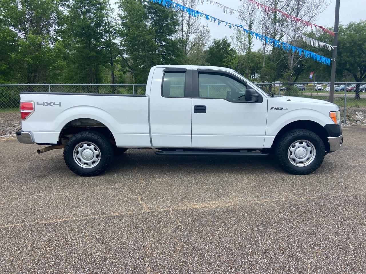 Ford F-150 XL SuperCab 8-ft. Bed 4WD 2014