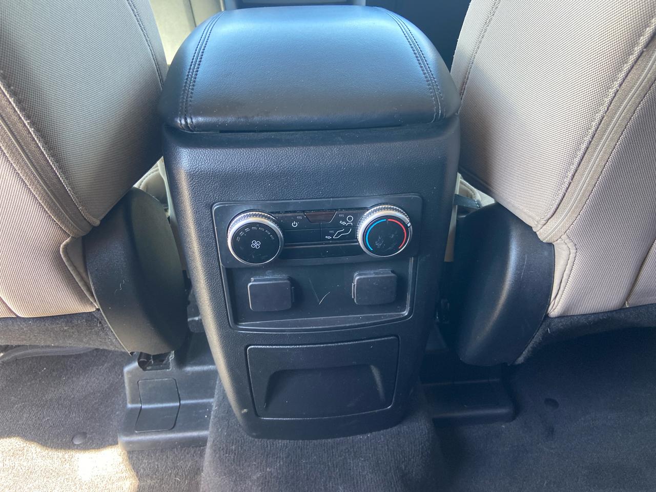 Ford Explorer XLT 2023