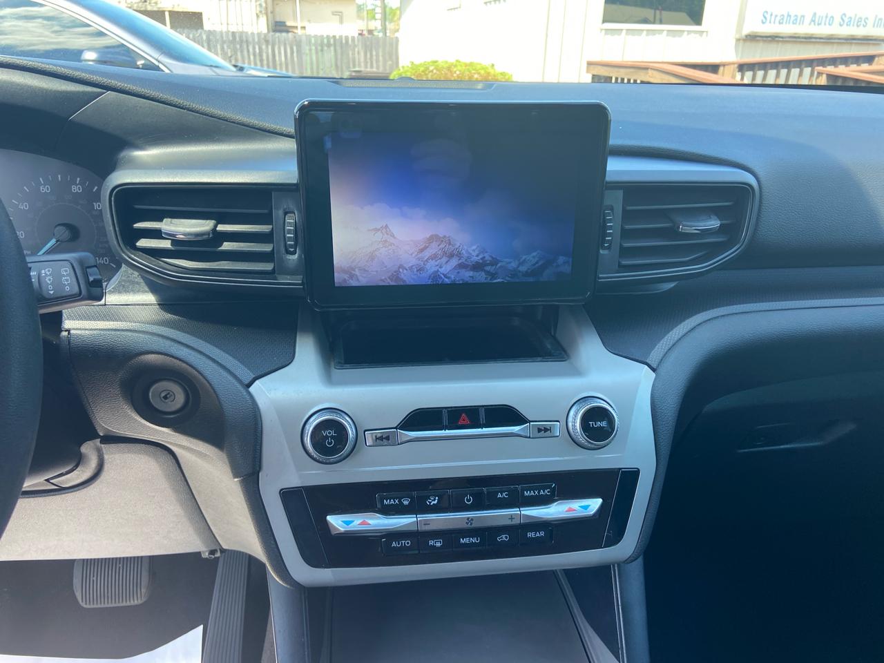 Ford Explorer XLT 2023