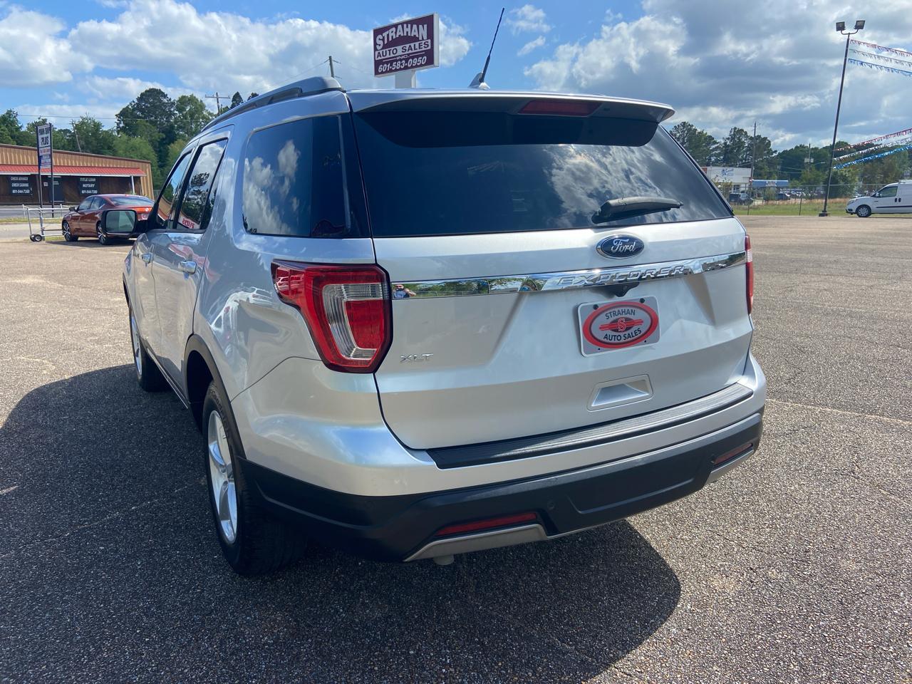 Ford Explorer XLT FWD 2019