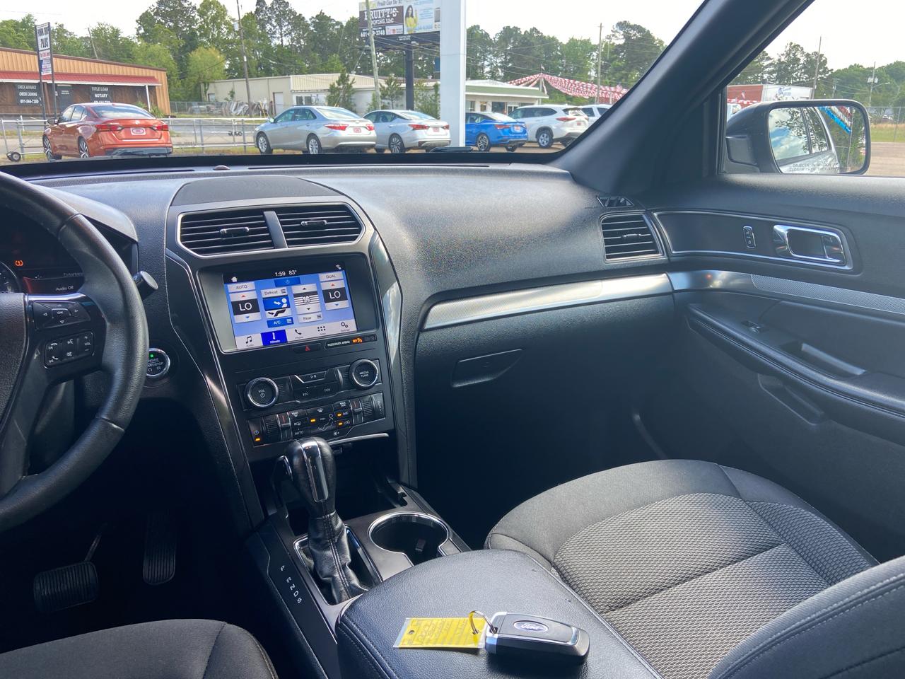 Ford Explorer XLT FWD 2019