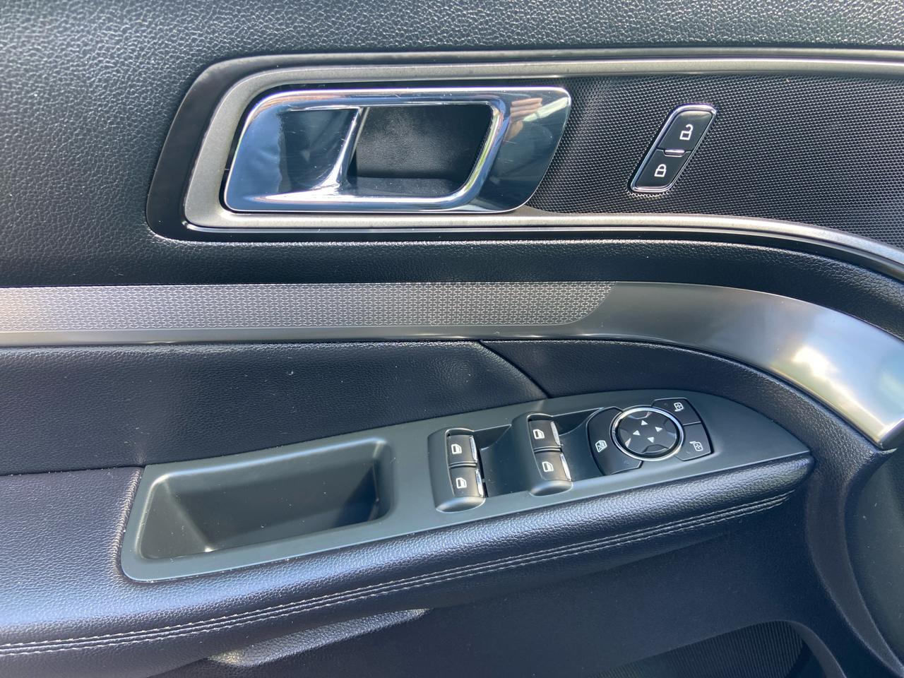 Ford Explorer XLT FWD 2019