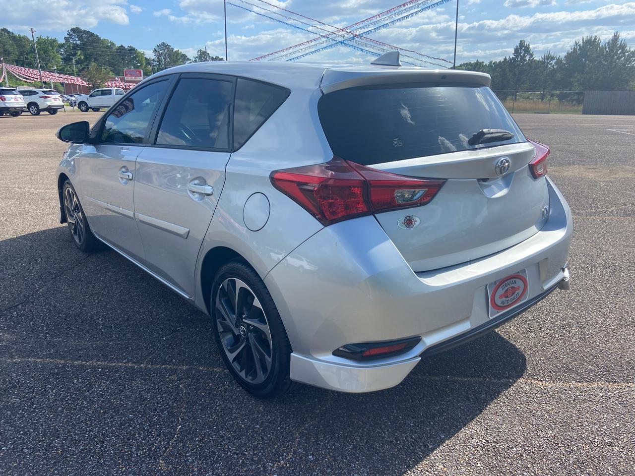 Toyota Corolla iM 4D Hatchback 2018