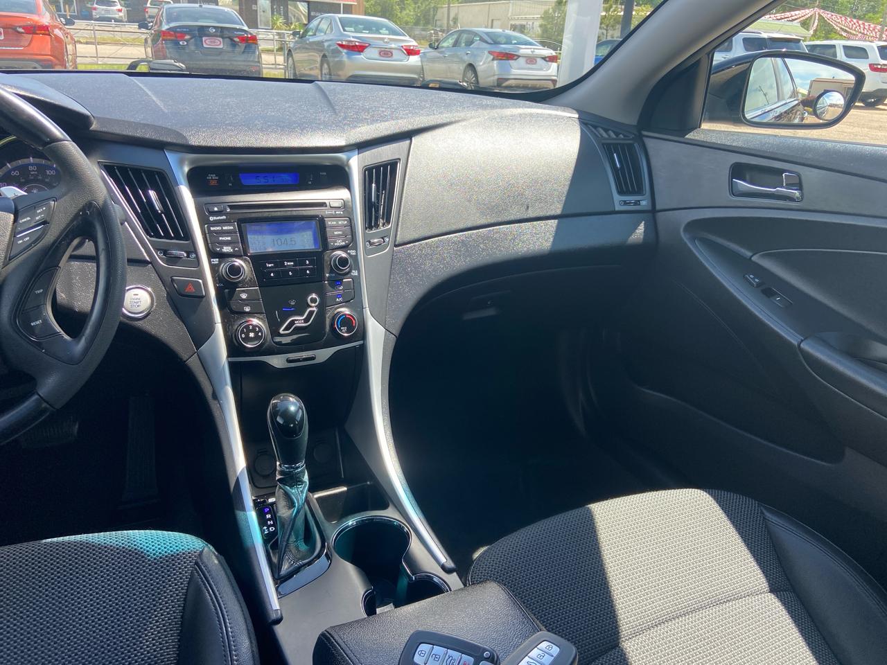 Hyundai Sonata SE Auto 2012