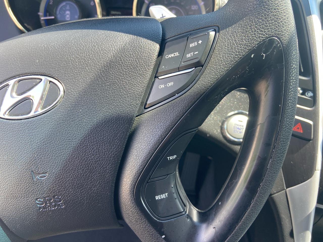 Hyundai Sonata SE Auto 2012