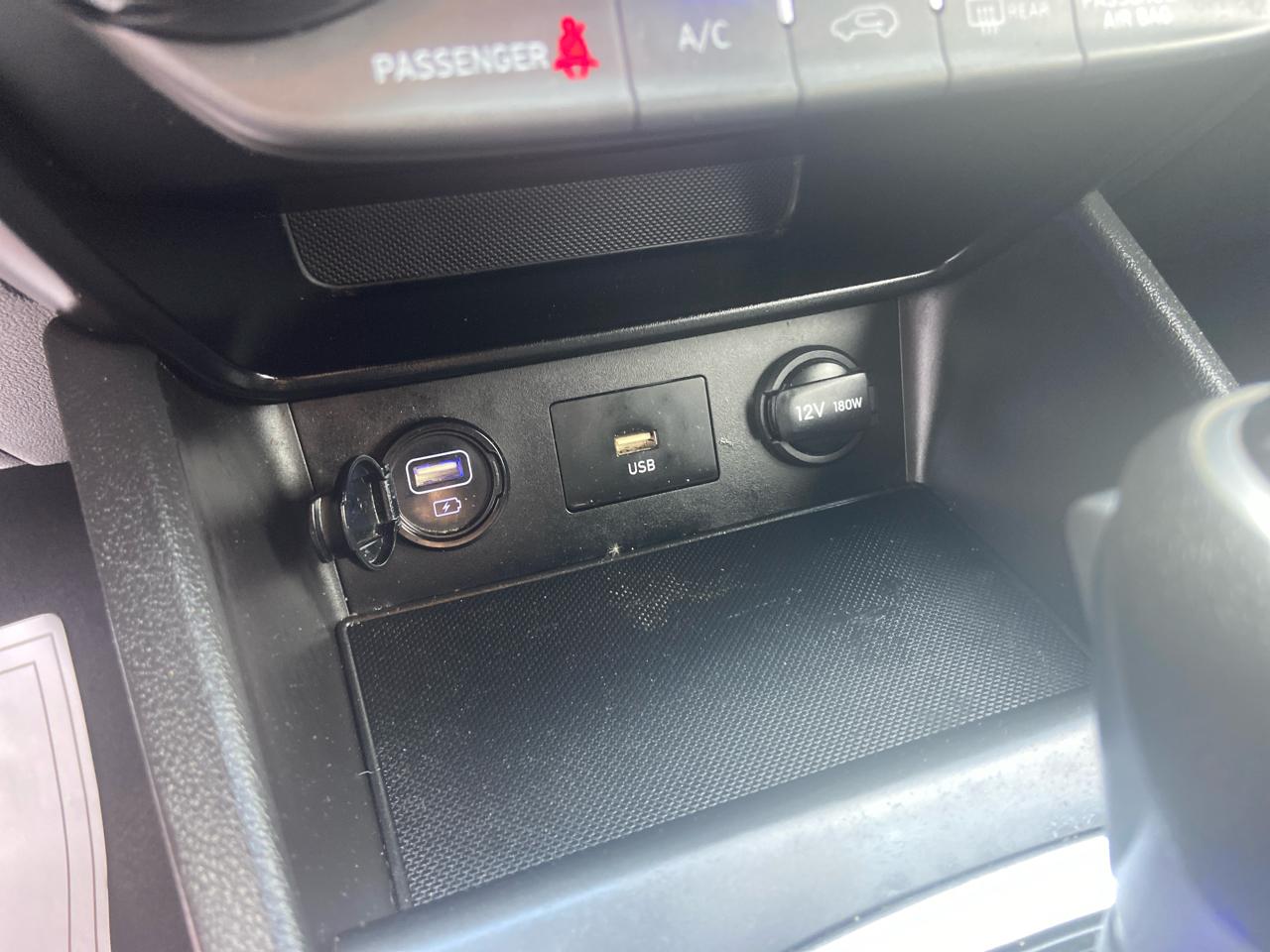 Hyundai Kona SE 2022