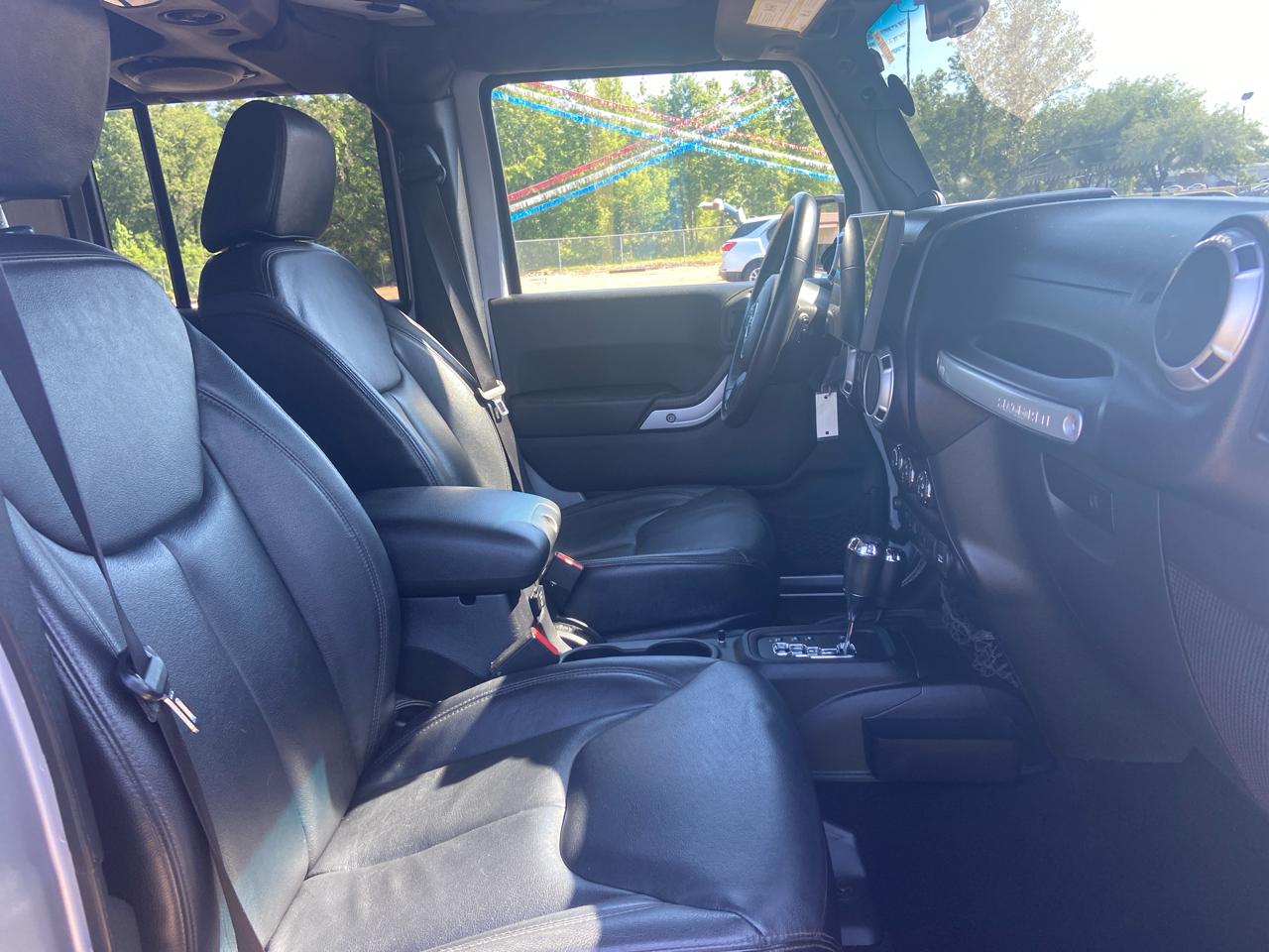 Jeep Wrangler Unlimited Sahara 4WD 2014