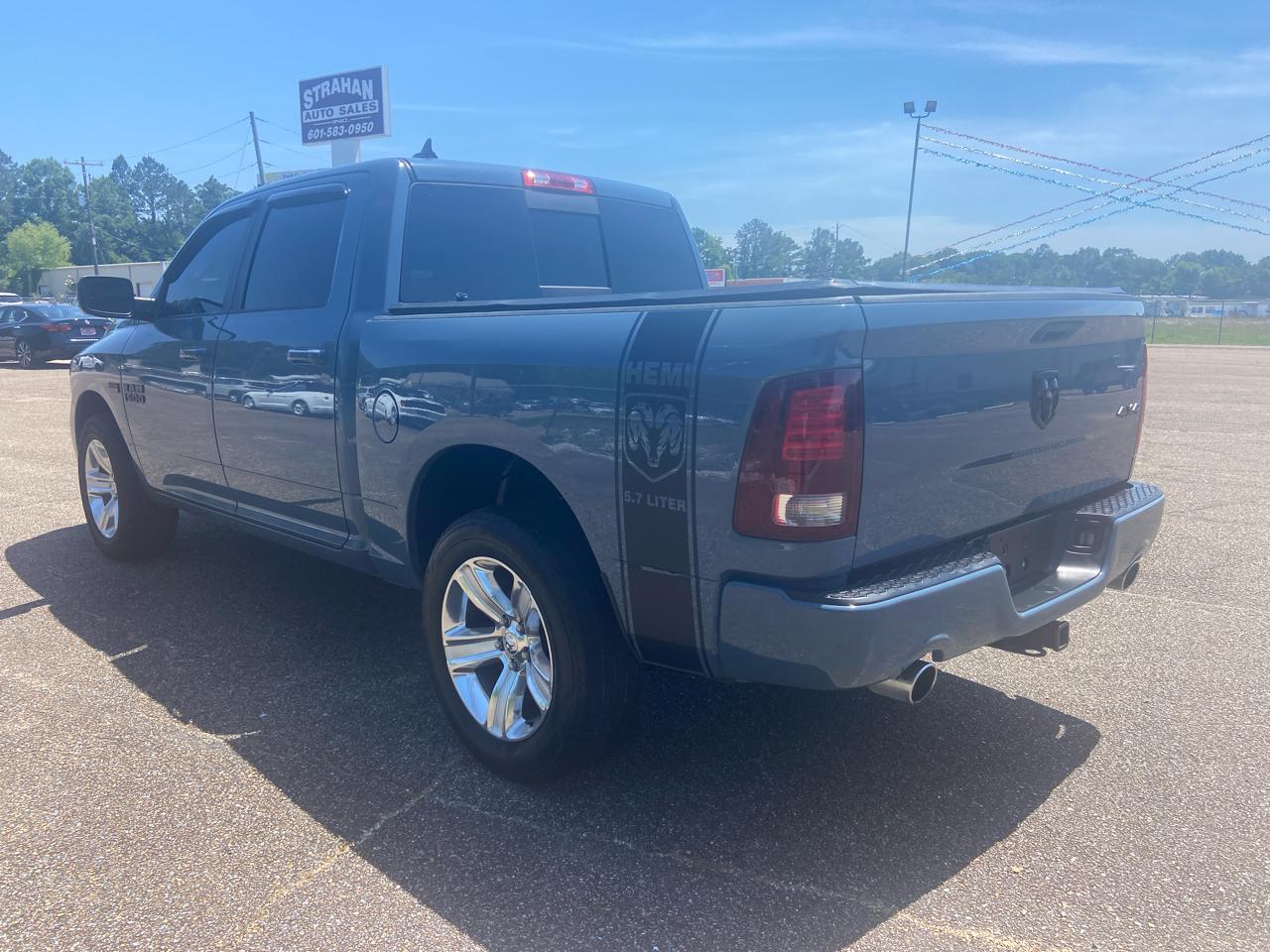 RAM 1500 Sport Crew Cab SWB 4WD 2015