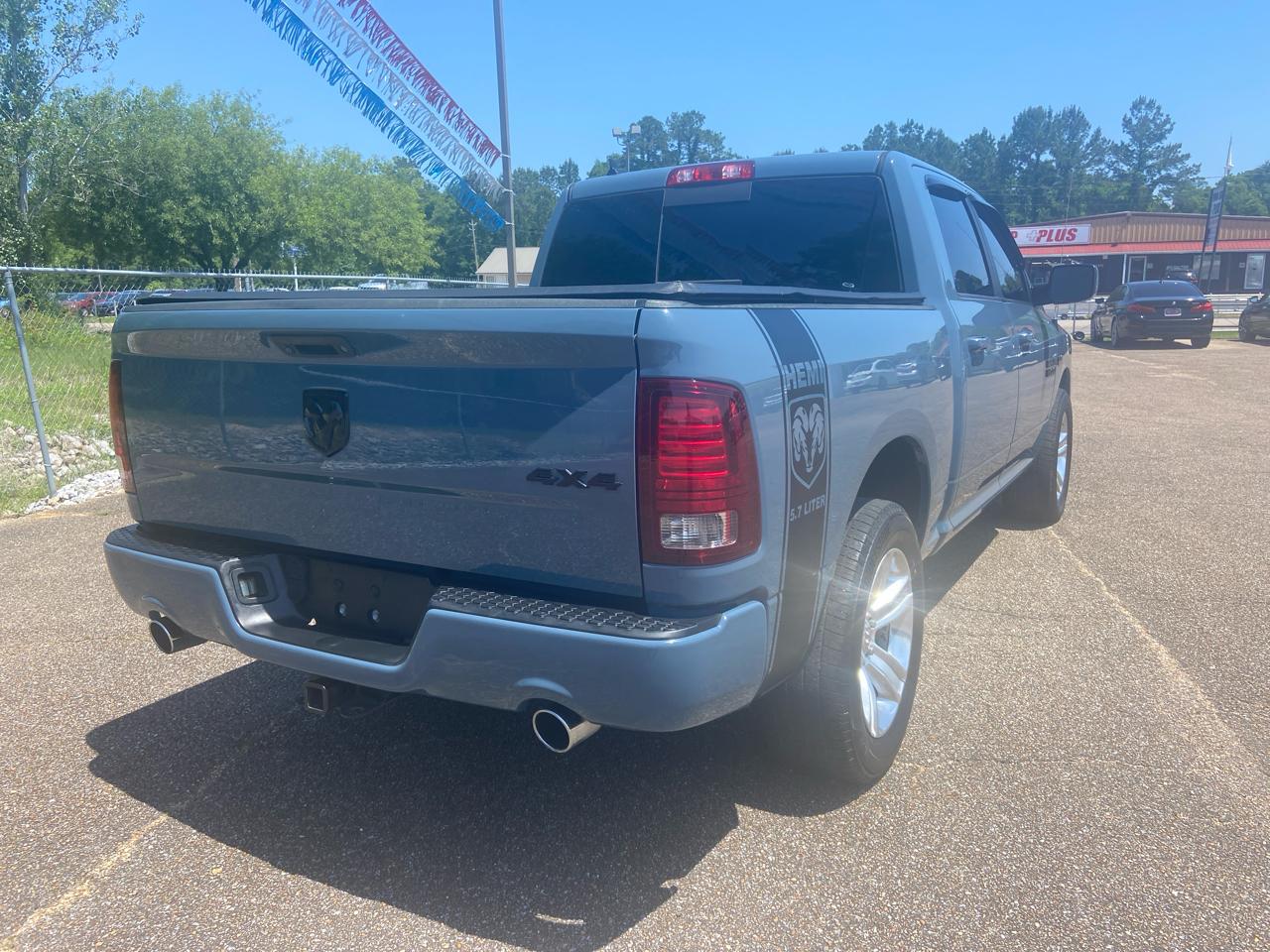 RAM 1500 Sport Crew Cab SWB 4WD 2015