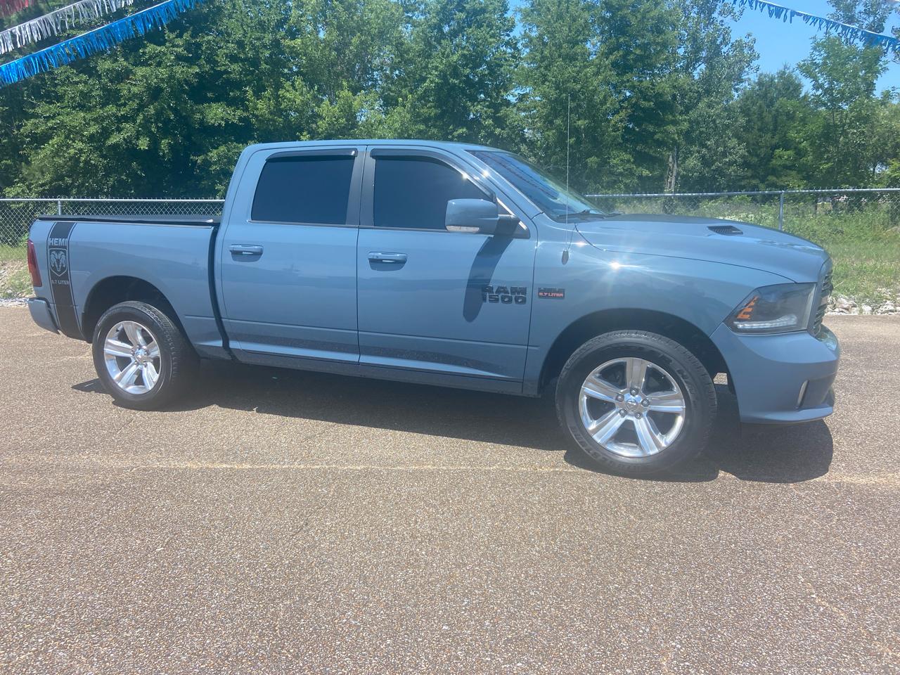 RAM 1500 Sport Crew Cab SWB 4WD 2015