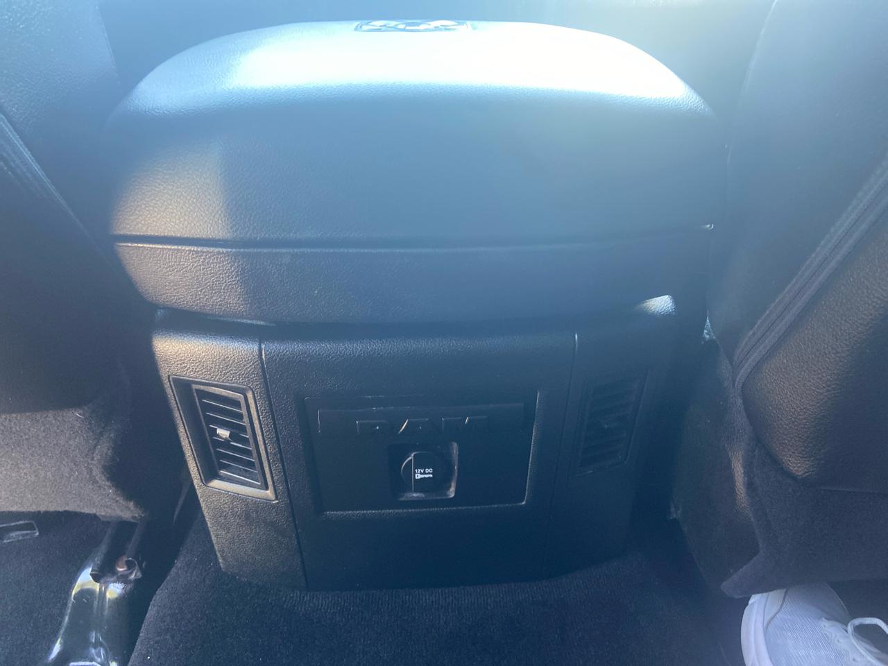 RAM 1500 Sport Crew Cab SWB 4WD 2015