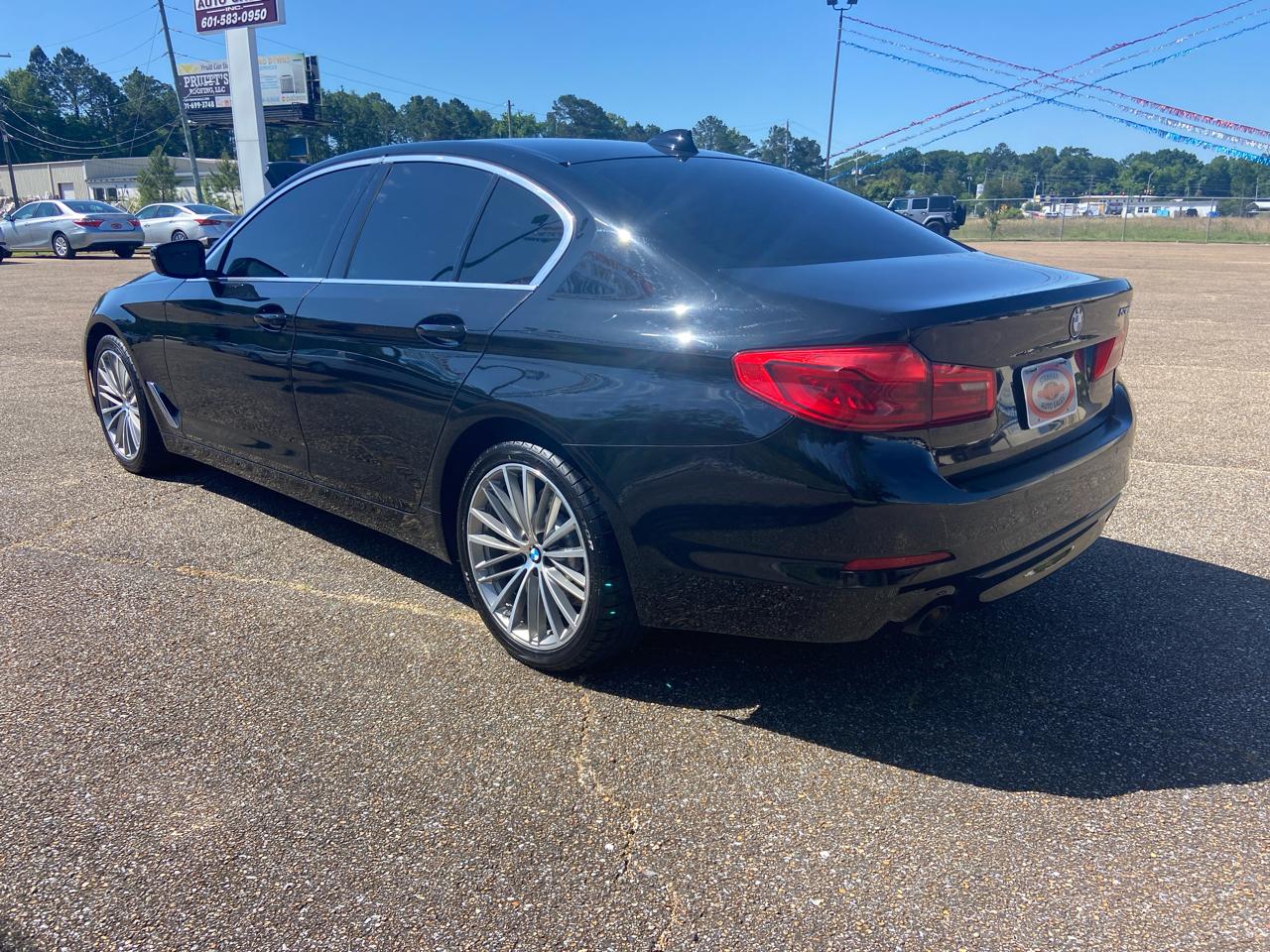 BMW 5-Series 530i 2019