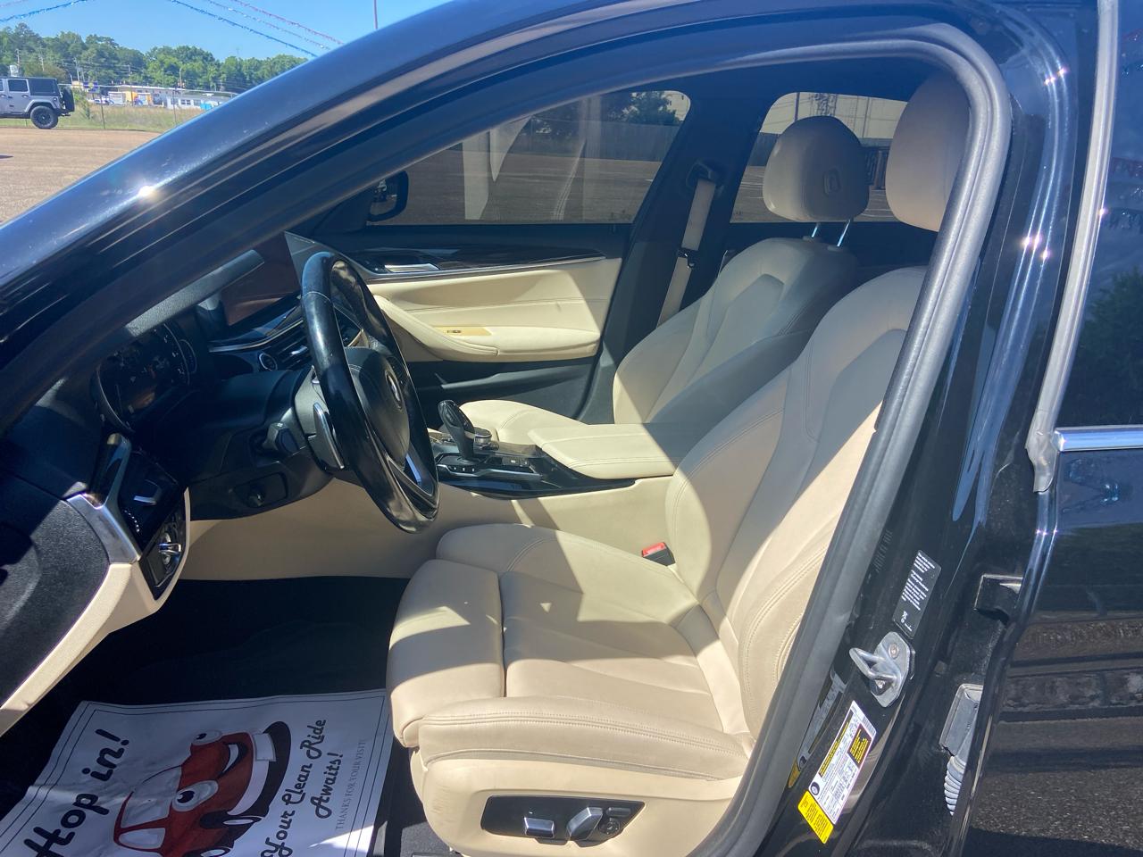 BMW 5-Series 530i 2019