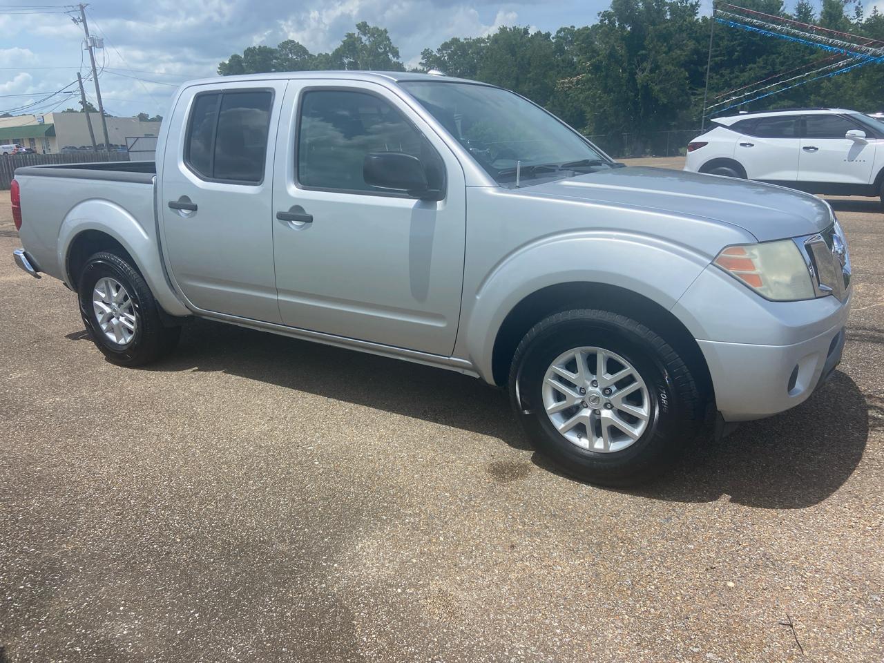 Nissan Frontier S Crew Cab 5AT 2WD 2018