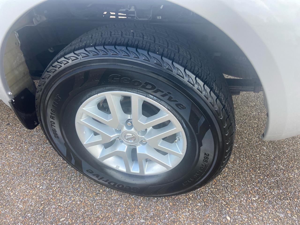Nissan Frontier S Crew Cab 5AT 2WD 2018